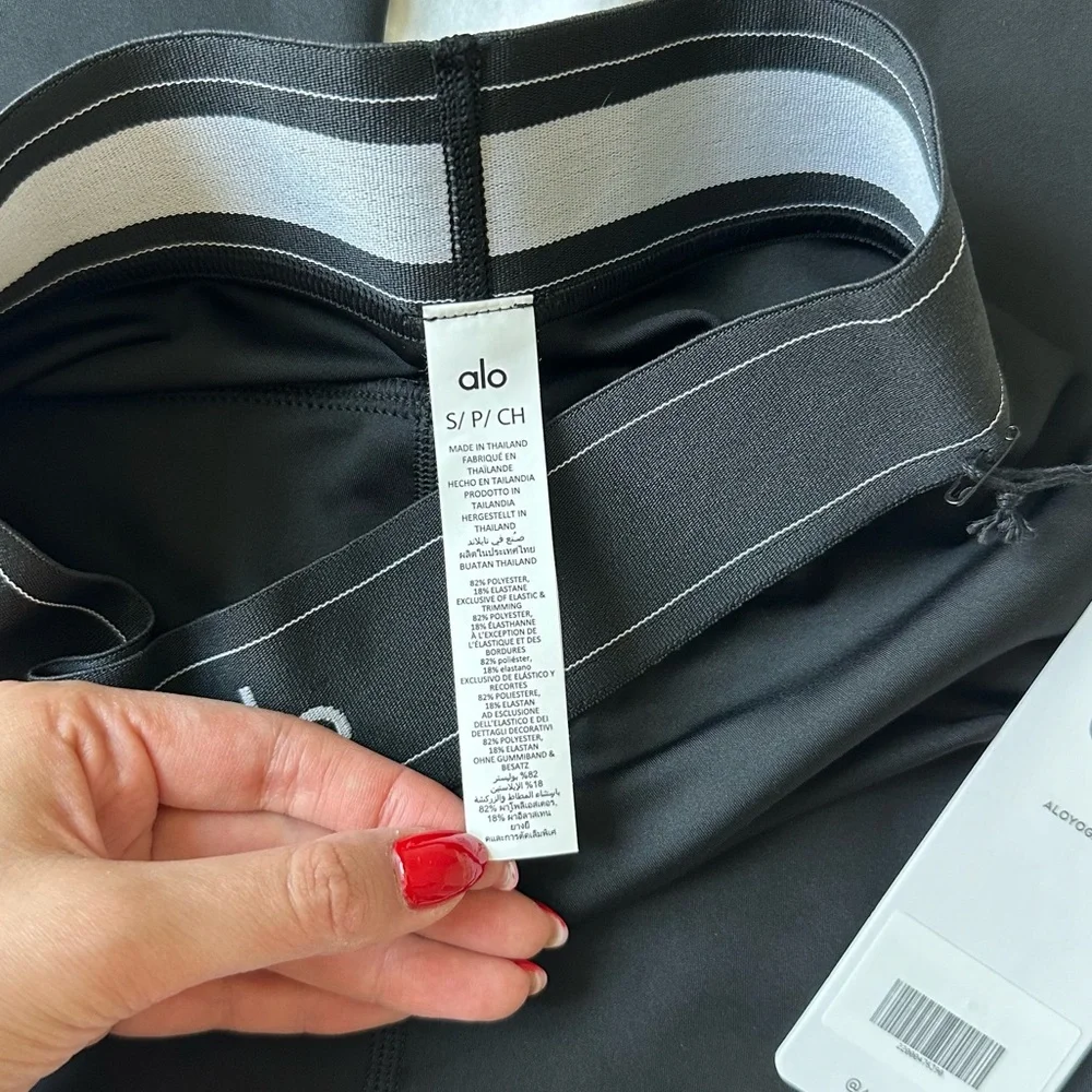 SOLD // NWT Alo Airlift High-Waist Suit Up Legging - Black/White (Size Small) - Picture 8 of 9